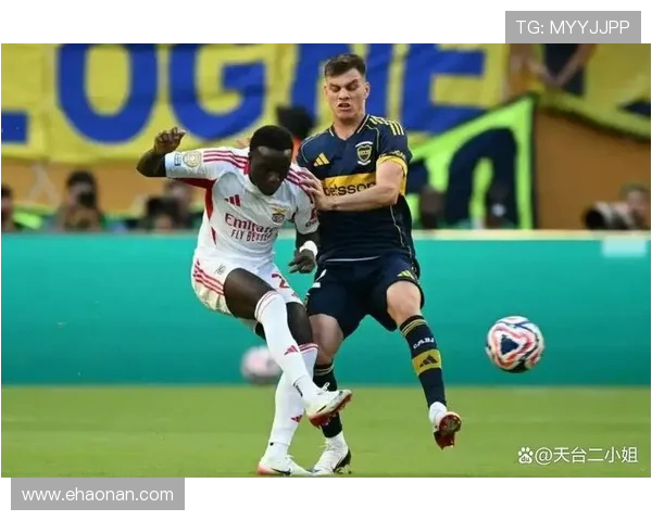 点球争议 + 替补席染红！博卡 2-0 领先遭逆转，球员怒斥裁判(3)